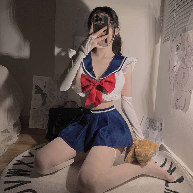 Pure-and-sweet-erotic-uniform