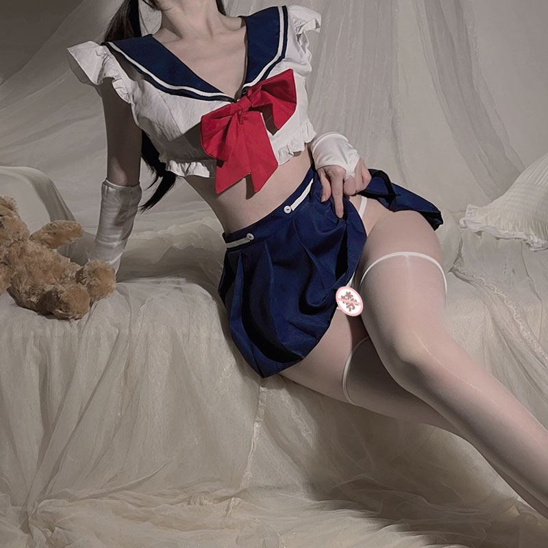 Pure-and-sweet-erotic-uniform